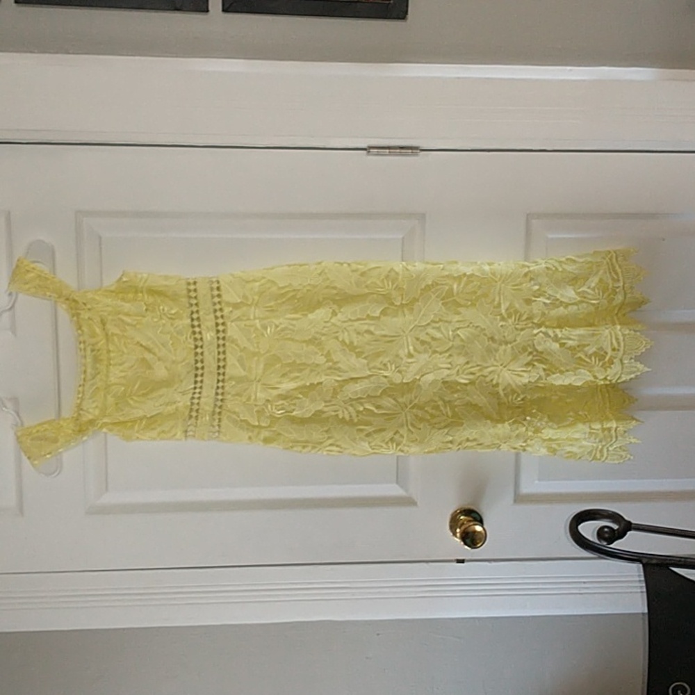 Aidan Mattox fitted, off shoulder, lace dress. Like new, size 0